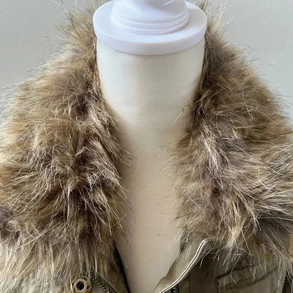 Anthropologie | Saskia army green faux fur trimmed utility jacket. Size: XS - Picture 5 of 16